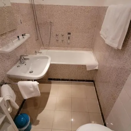 Schwarzes Lamm Πανσιόν Ρότενμπουργκ (Τάουμπερ)